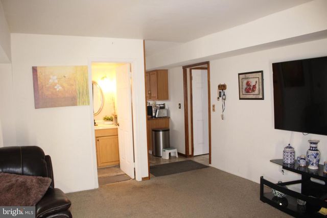 219 MEADOW DR, Mount Laurel, NJ 08054