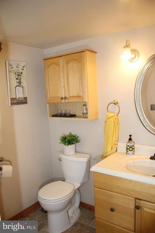 219 MEADOW DR, Mount Laurel, NJ 08054