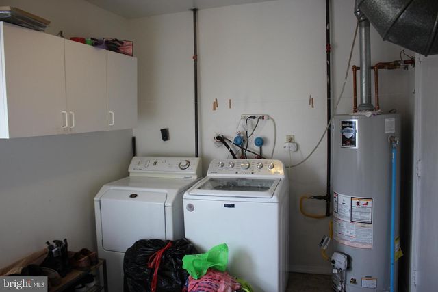 219 MEADOW DR, Mount Laurel, NJ 08054