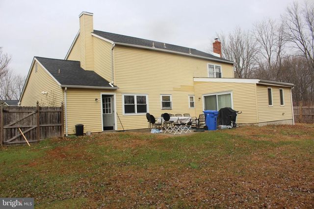 219 MEADOW DR, Mount Laurel, NJ 08054