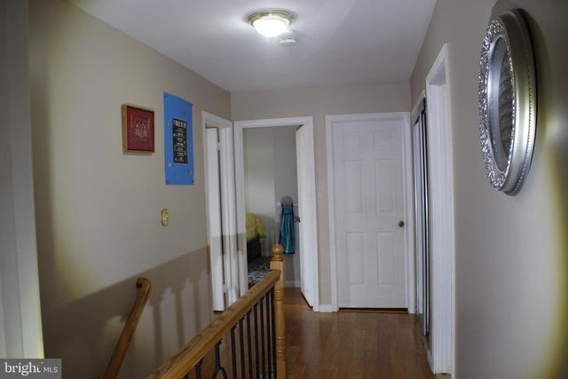 219 MEADOW DR, Mount Laurel, NJ 08054