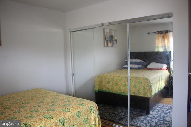 219 MEADOW DR, Mount Laurel, NJ 08054