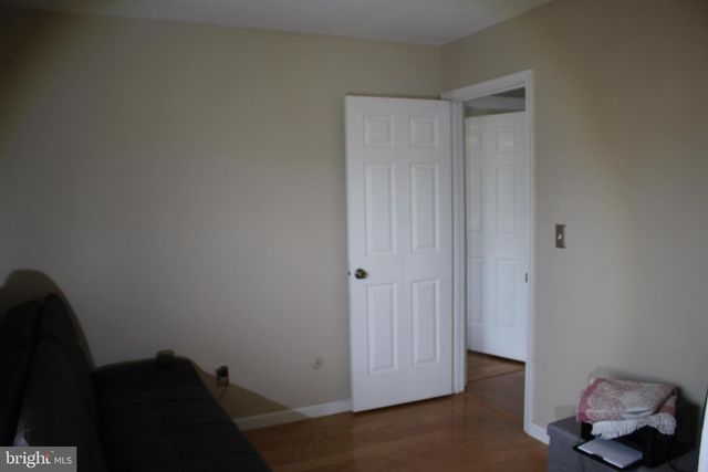 219 MEADOW DR, Mount Laurel, NJ 08054