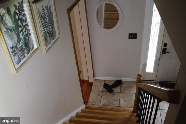 219 MEADOW DR, Mount Laurel, NJ 08054