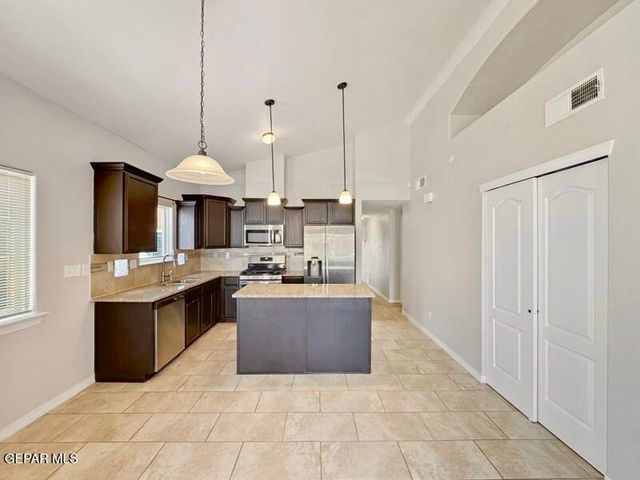 14360 Tobe Davis Drive, Horizon City, TX 79928