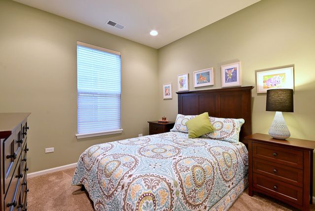 14248 Newport Circle, Huntley, IL 60142