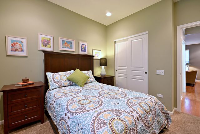 14248 Newport Circle, Huntley, IL 60142