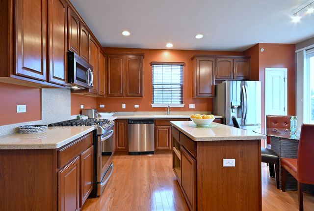 14248 Newport Circle, Huntley, IL 60142