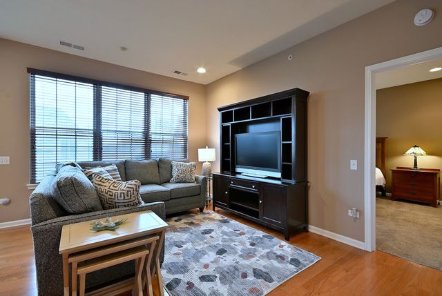 14248 Newport Circle, Huntley, IL 60142