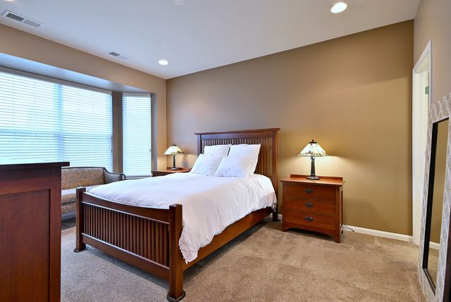 14248 Newport Circle, Huntley, IL 60142