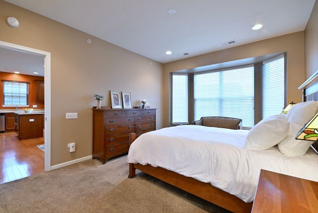 14248 Newport Circle, Huntley, IL 60142