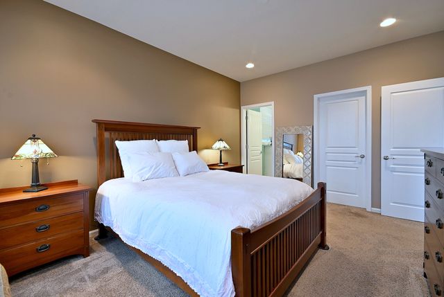 14248 Newport Circle, Huntley, IL 60142