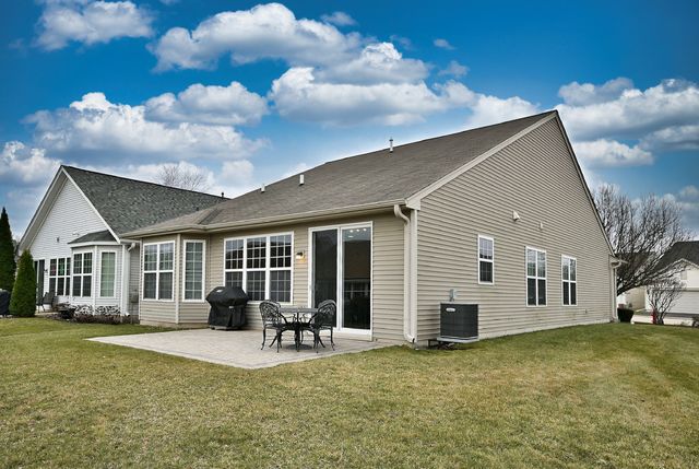 14248 Newport Circle, Huntley, IL 60142