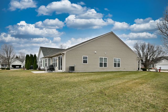 14248 Newport Circle, Huntley, IL 60142