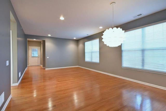 14248 Newport Circle, Huntley, IL 60142