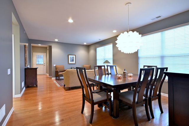 14248 Newport Circle, Huntley, IL 60142