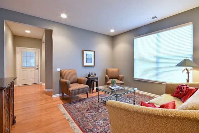 14248 Newport Circle, Huntley, IL 60142