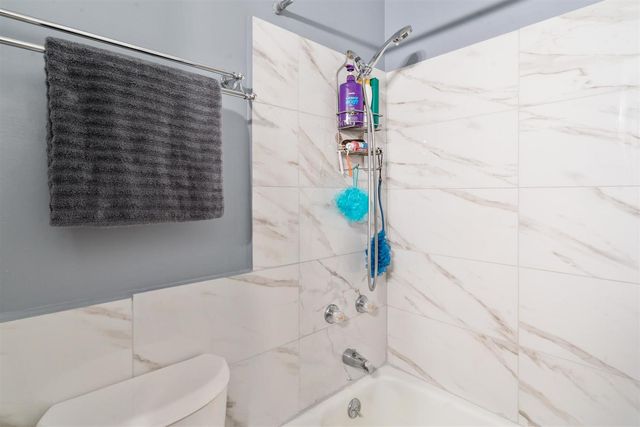 570 Fairway View Drive 3H, Wheeling, IL 60090