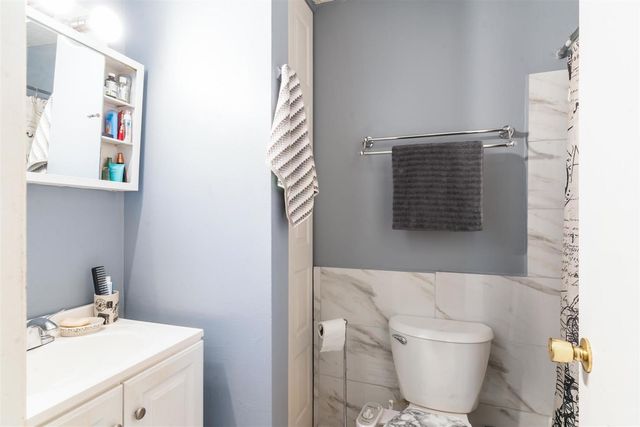 570 Fairway View Drive 3H, Wheeling, IL 60090