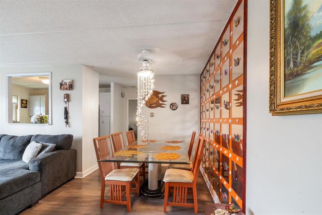 570 Fairway View Drive 3H, Wheeling, IL 60090