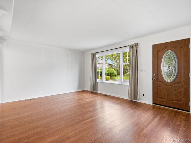 1353 Elmhurst Drive, Genoa Township, MI 48843