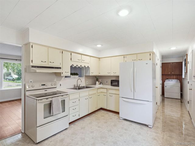 1353 Elmhurst Drive, Genoa Township, MI 48843
