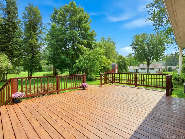 1353 Elmhurst Drive, Genoa Township, MI 48843