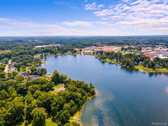 1353 Elmhurst Drive, Genoa Township, MI 48843