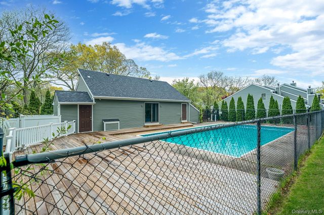 5 Jeremy Circle, Nesconset, NY 11767
