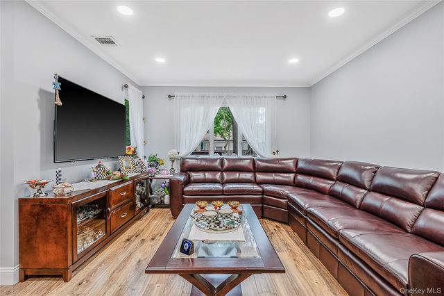 5 Jeremy Circle, Nesconset, NY 11767