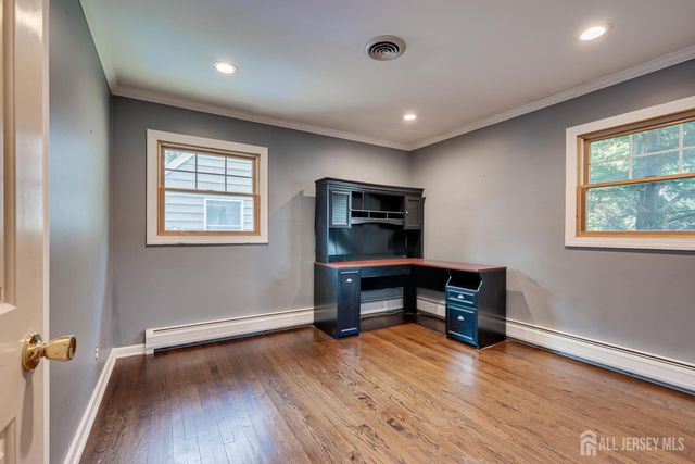 690 New Durham Road, Metuchen, NJ 08840