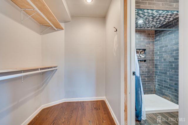 690 New Durham Road, Metuchen, NJ 08840