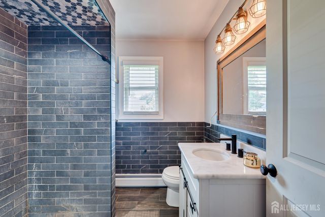 690 New Durham Road, Metuchen, NJ 08840