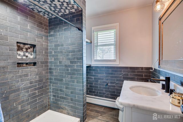 690 New Durham Road, Metuchen, NJ 08840