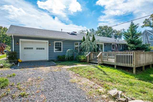 690 New Durham Road, Metuchen, NJ 08840