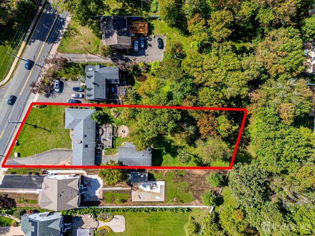 690 New Durham Road, Metuchen, NJ 08840