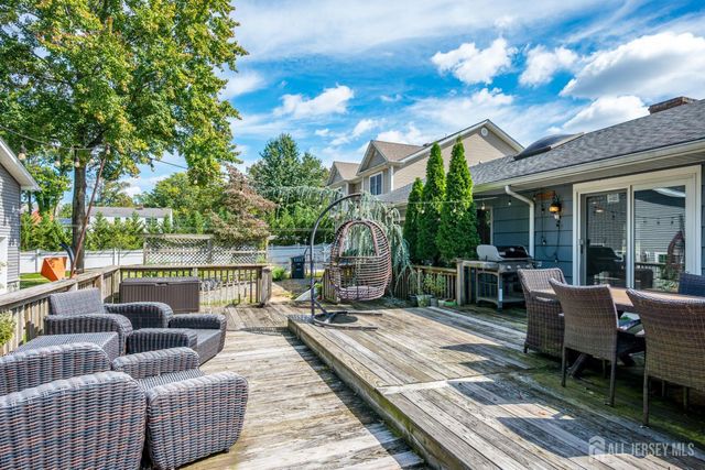 690 New Durham Road, Metuchen, NJ 08840