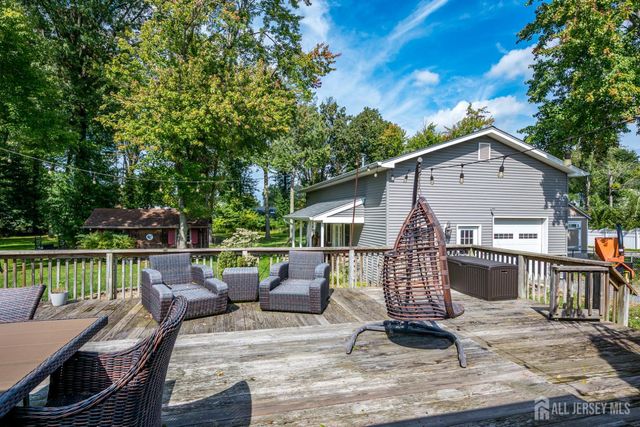 690 New Durham Road, Metuchen, NJ 08840