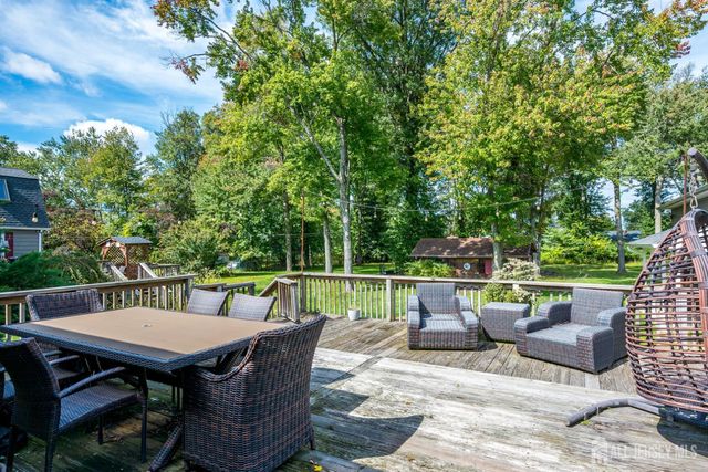 690 New Durham Road, Metuchen, NJ 08840
