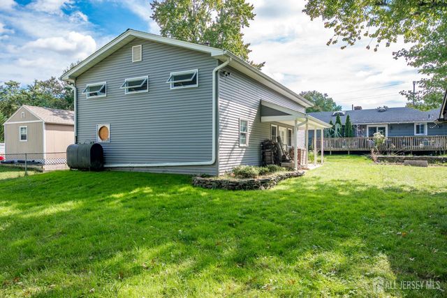 690 New Durham Road, Metuchen, NJ 08840