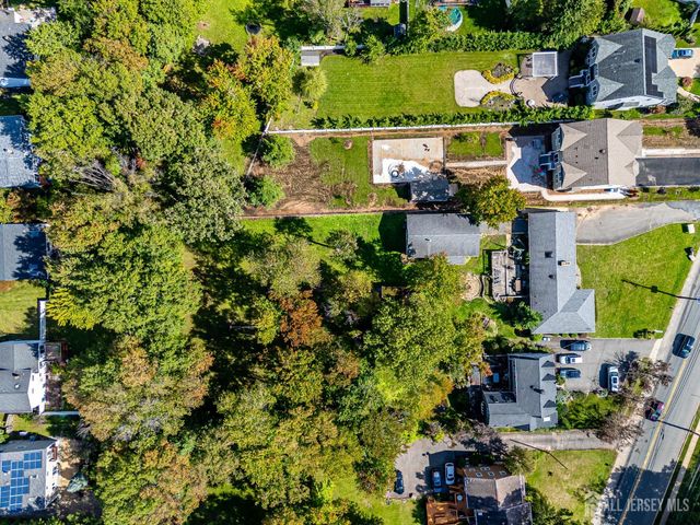 690 New Durham Road, Metuchen, NJ 08840
