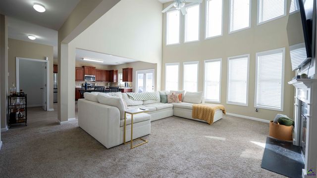 114 Meadows Walk Drive, Byron, GA 31008