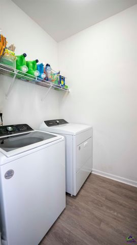 114 Meadows Walk Drive, Byron, GA 31008