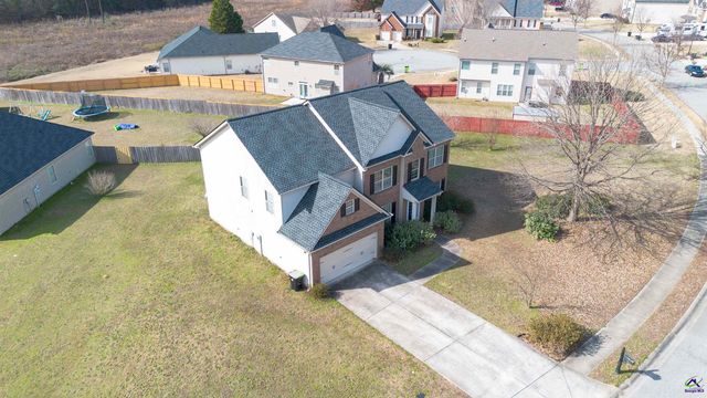 114 Meadows Walk Drive, Byron, GA 31008