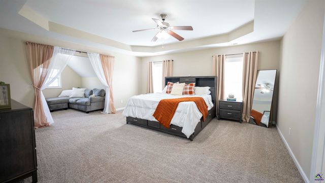 114 Meadows Walk Drive, Byron, GA 31008