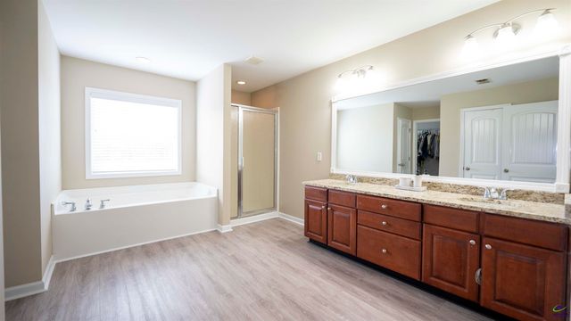 114 Meadows Walk Drive, Byron, GA 31008