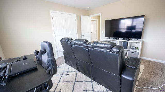 114 Meadows Walk Drive, Byron, GA 31008