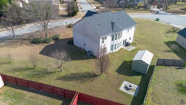 114 Meadows Walk Drive, Byron, GA 31008