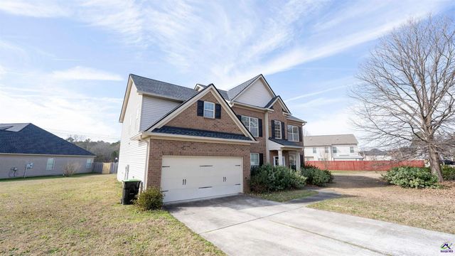 114 Meadows Walk Drive, Byron, GA 31008
