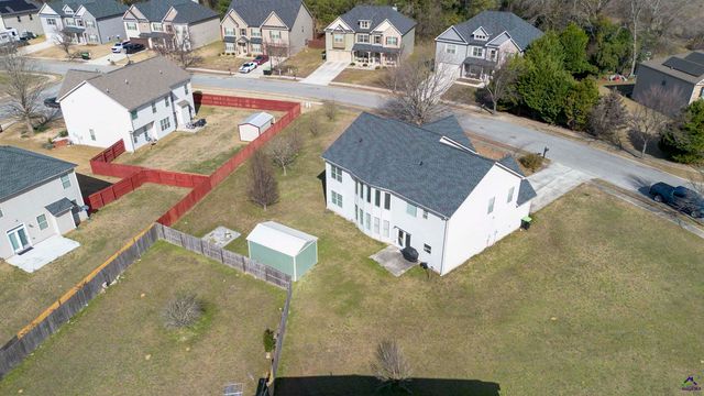 114 Meadows Walk Drive, Byron, GA 31008